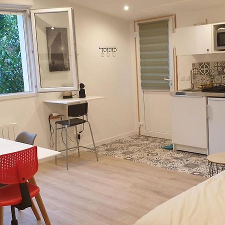 Adorable Studio 25M² Tres Calme Avec Parking Marseille Luaran gambar