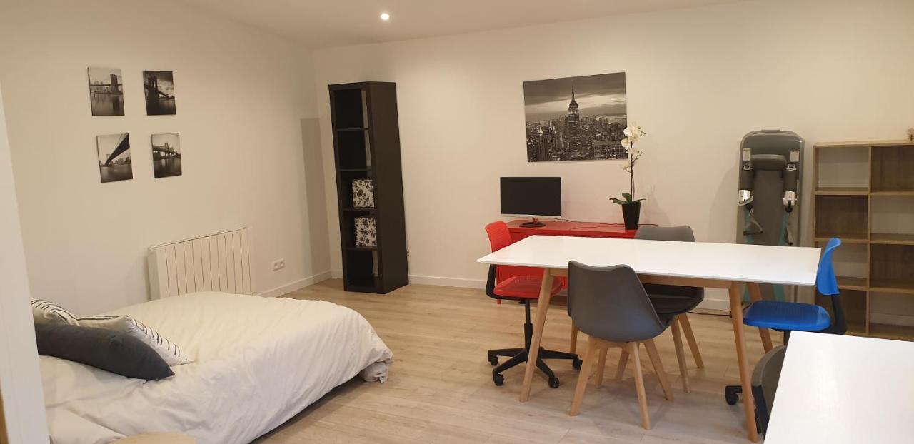 Adorable Studio 25M² Tres Calme Avec Parking Marseille Luaran gambar