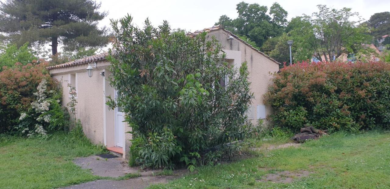 Adorable Studio 25M² Tres Calme Avec Parking Marseille Luaran gambar