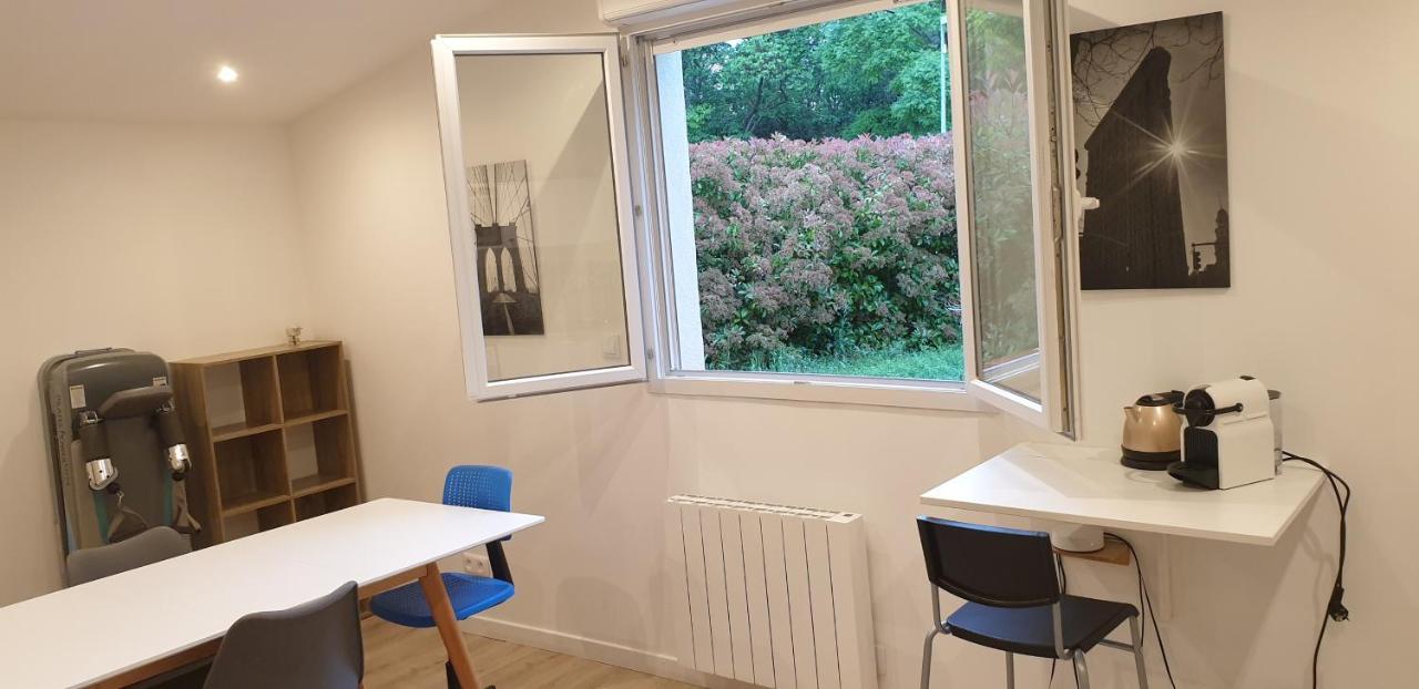 Adorable Studio 25M² Tres Calme Avec Parking Marseille Luaran gambar